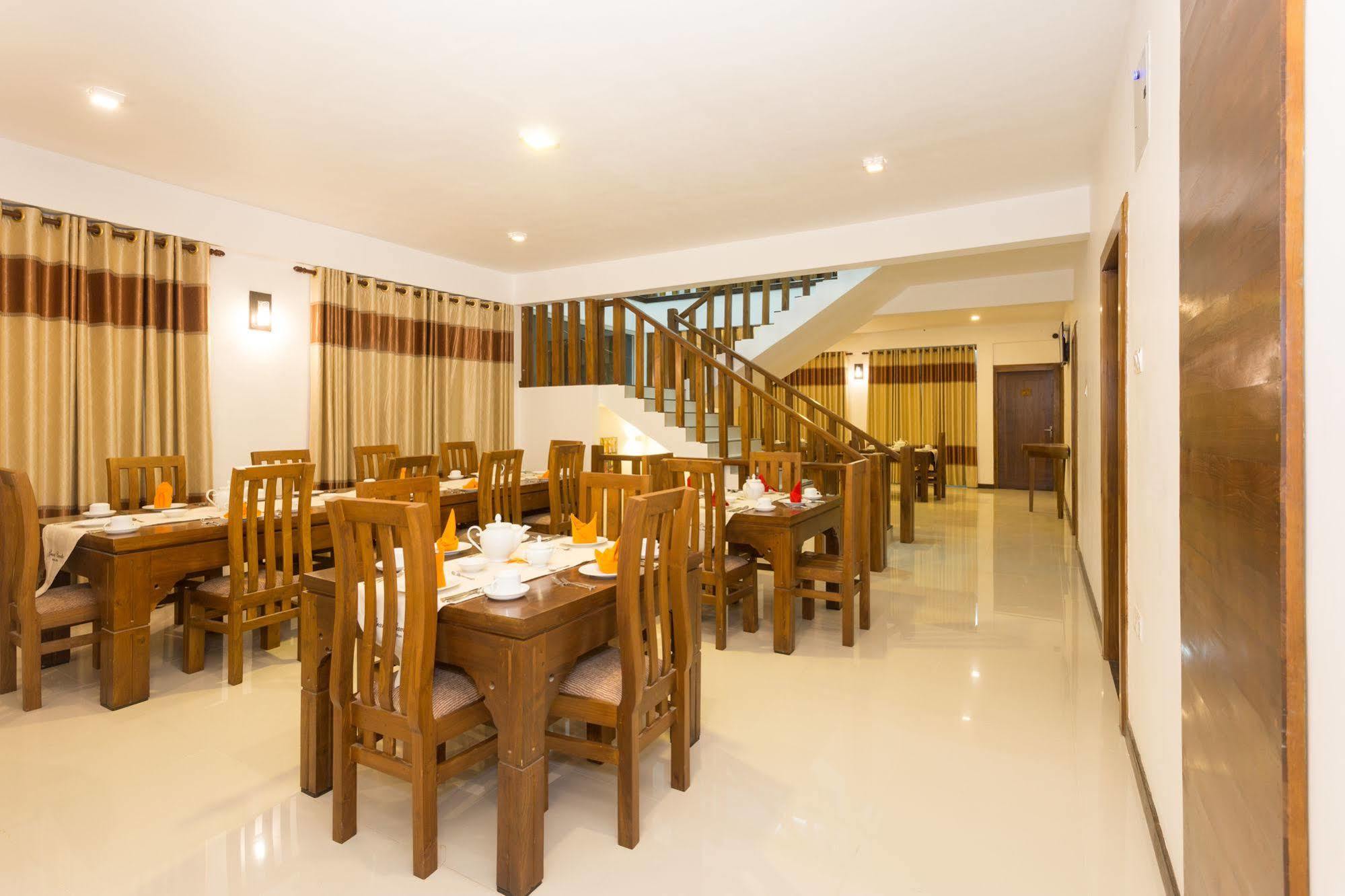 Grand Camellia Hotel Nuwara Eliya Exterior foto